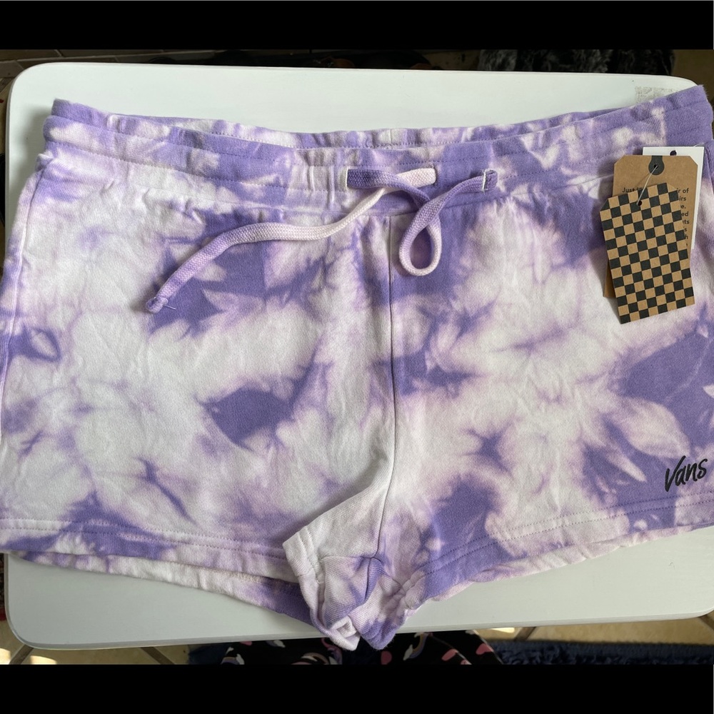 NWOT Vans Women’s Shorts Size M